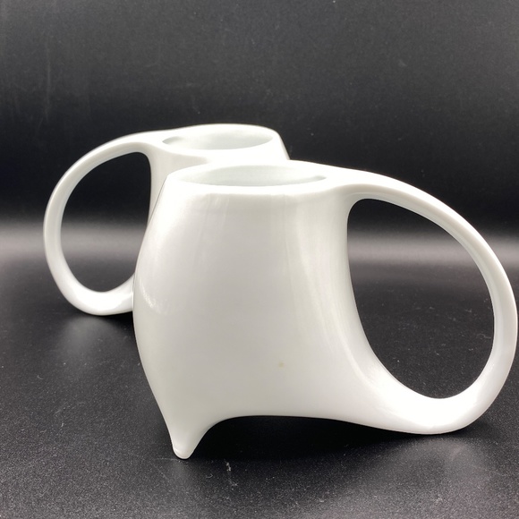 Coffee cups x 2 white porcelain, large loop handle, 2 feet. Perfect condition. - Picture 3 of 6